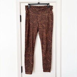 Gap fit cheetah print work out leggings w pockets size large